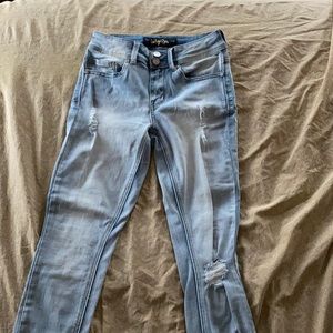 Light wash skinny jeans